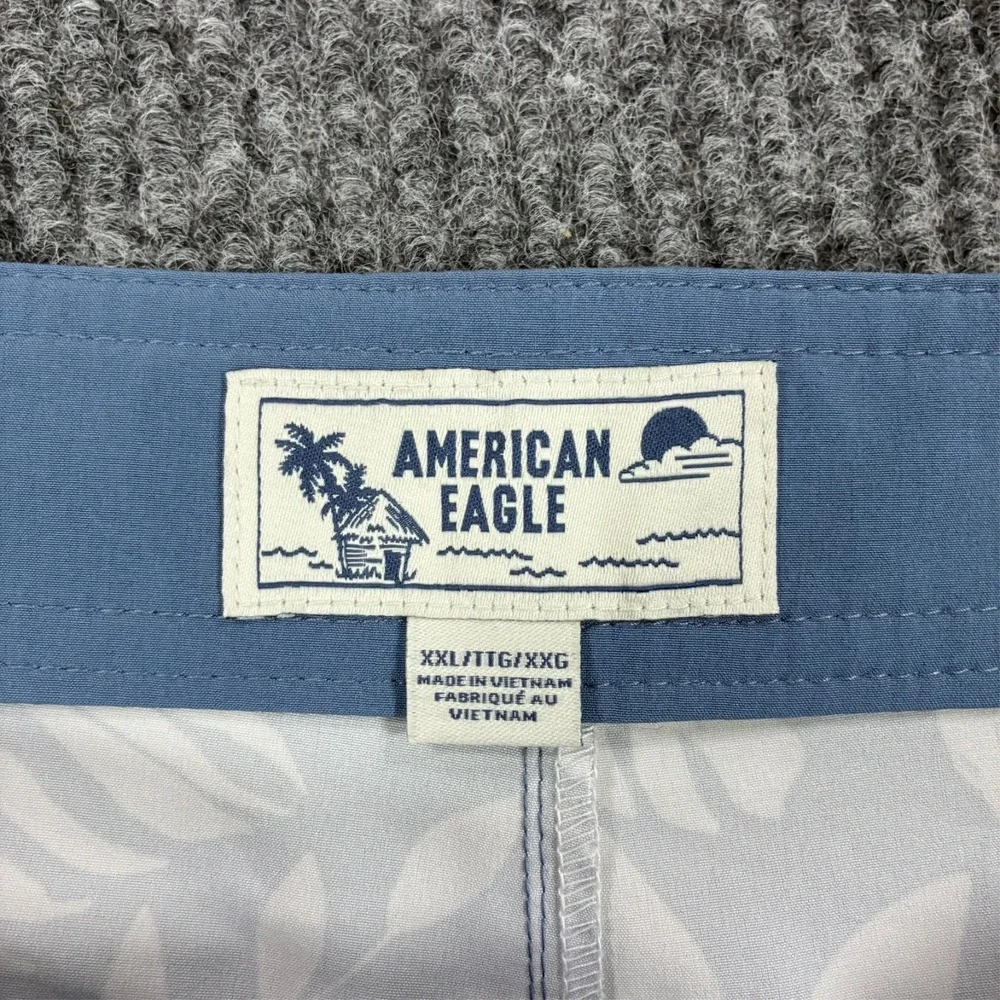 American Eagle Mens Swim Trunks Size 2XL Blue White Floral Board Shorts